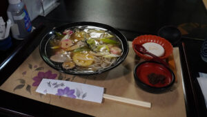 手打ちのそばと金沢名物の治部煮と合わせ技のじぶそばの小立庵